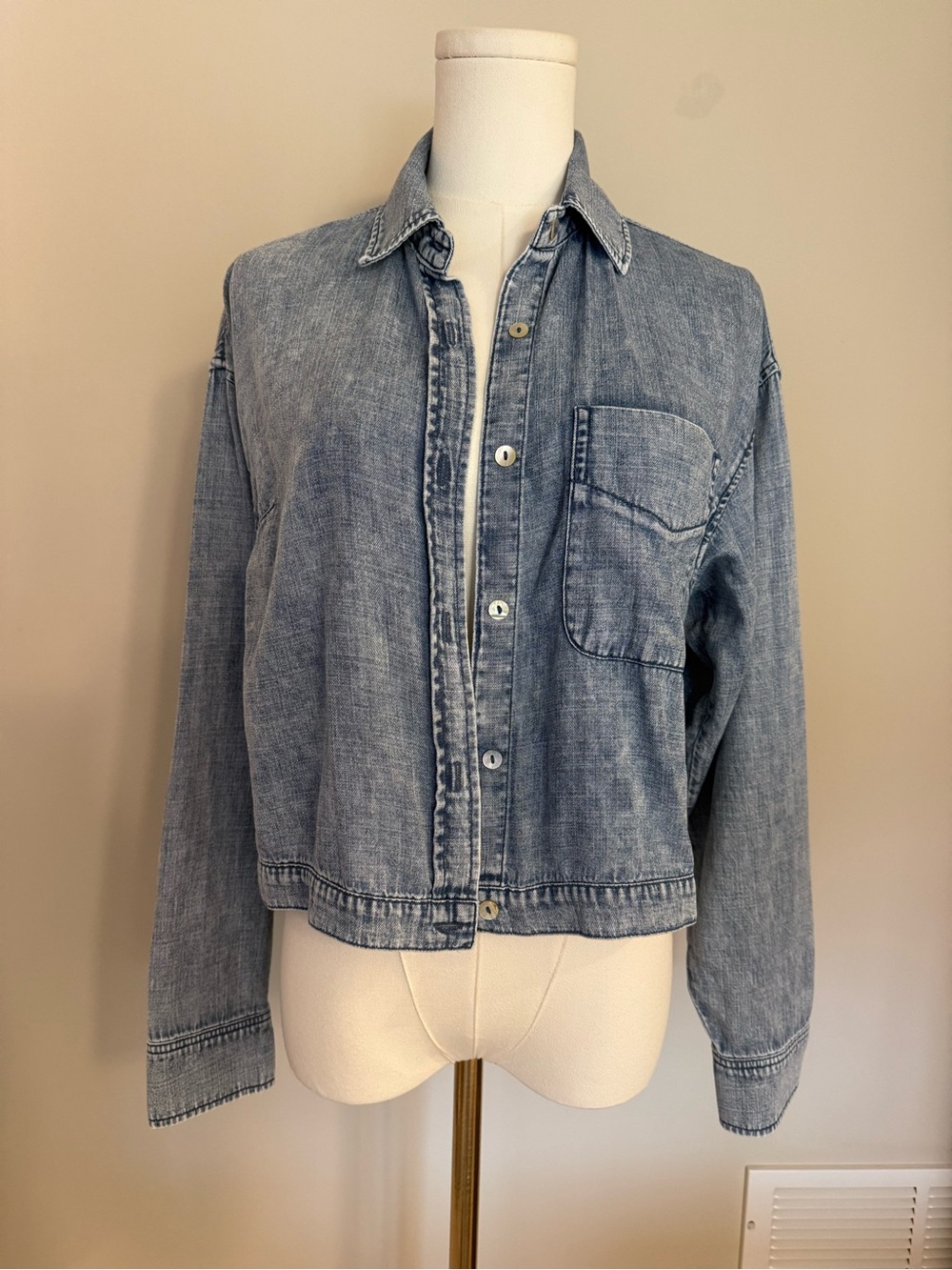 Kut from the Kloth Faded Light Blue Denim Jacket Button Down Shirt XS